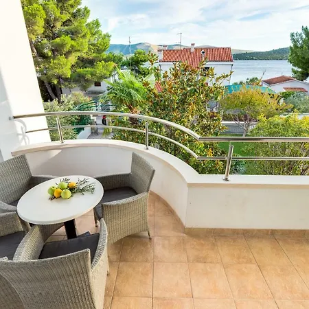 Villa Croatica Apartments Zaboric Buitenkant foto